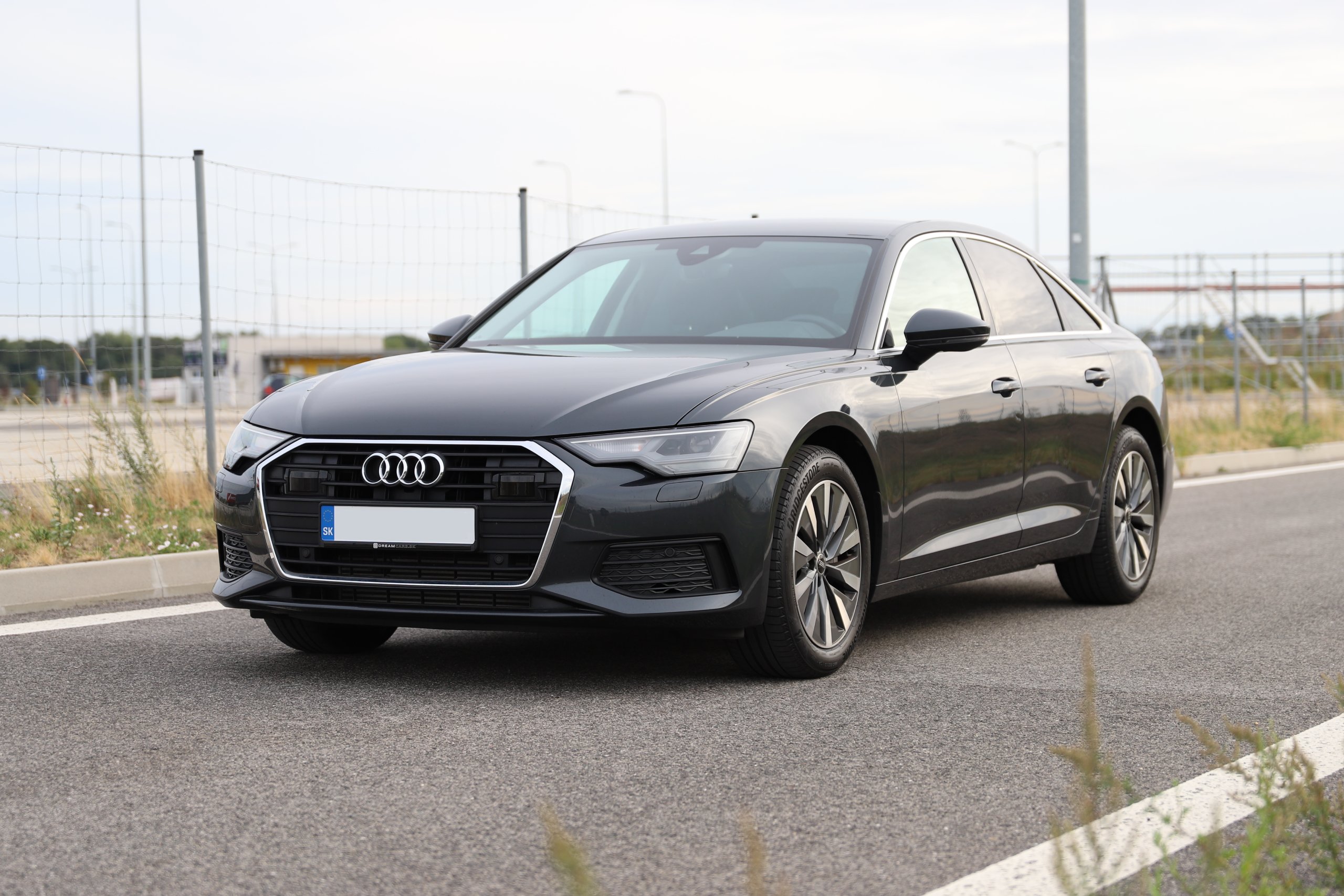 Audi A6 sedan – na prenájom pre náročných vodičov.