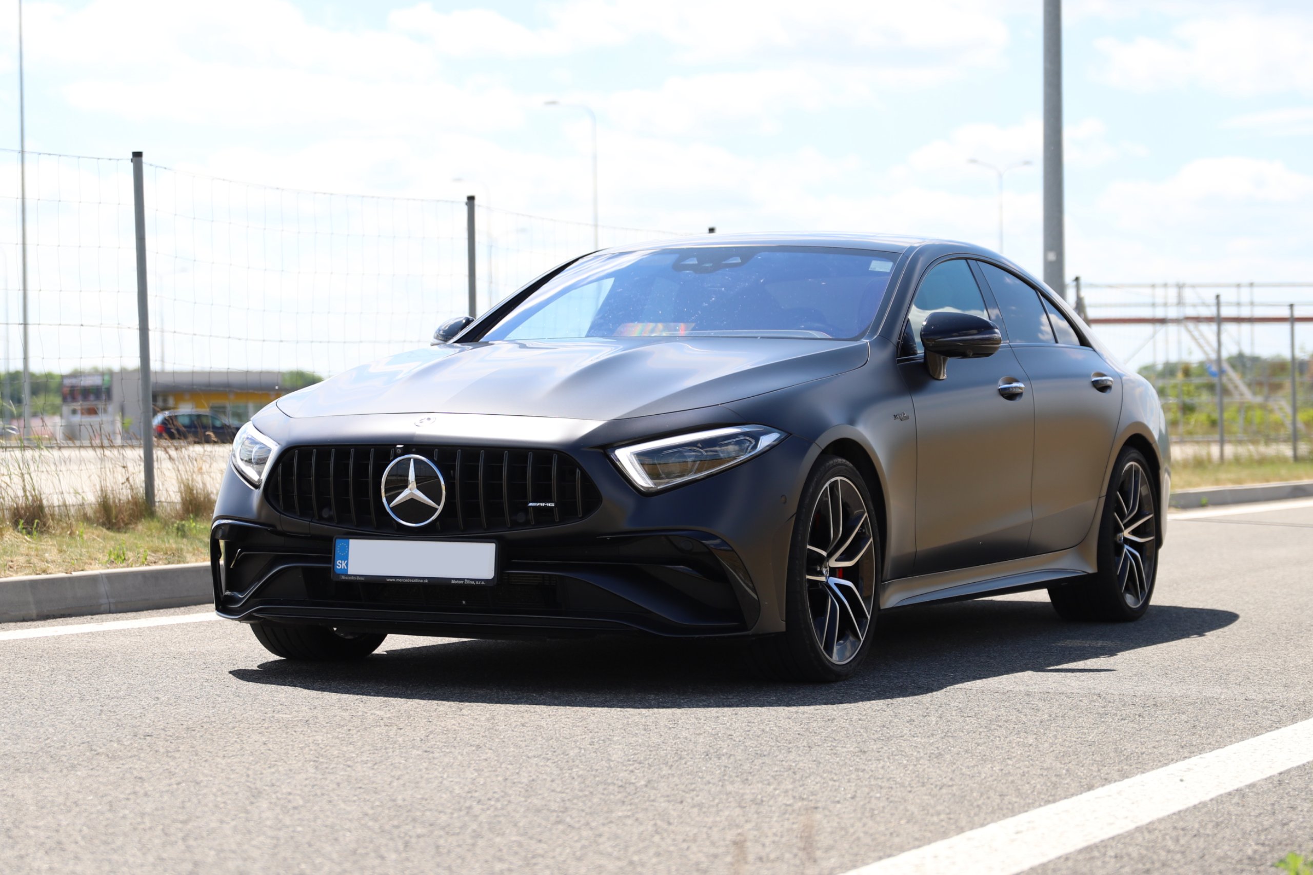 Prenájom Mercedes CLS 53 AMG – športové štvordverové kupé s vysokým výkonom, dravým dizajnom a luxusom od DreamCars